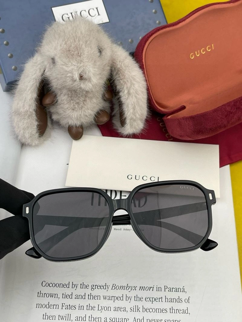 Effortless Gucci Sunglasses 279782