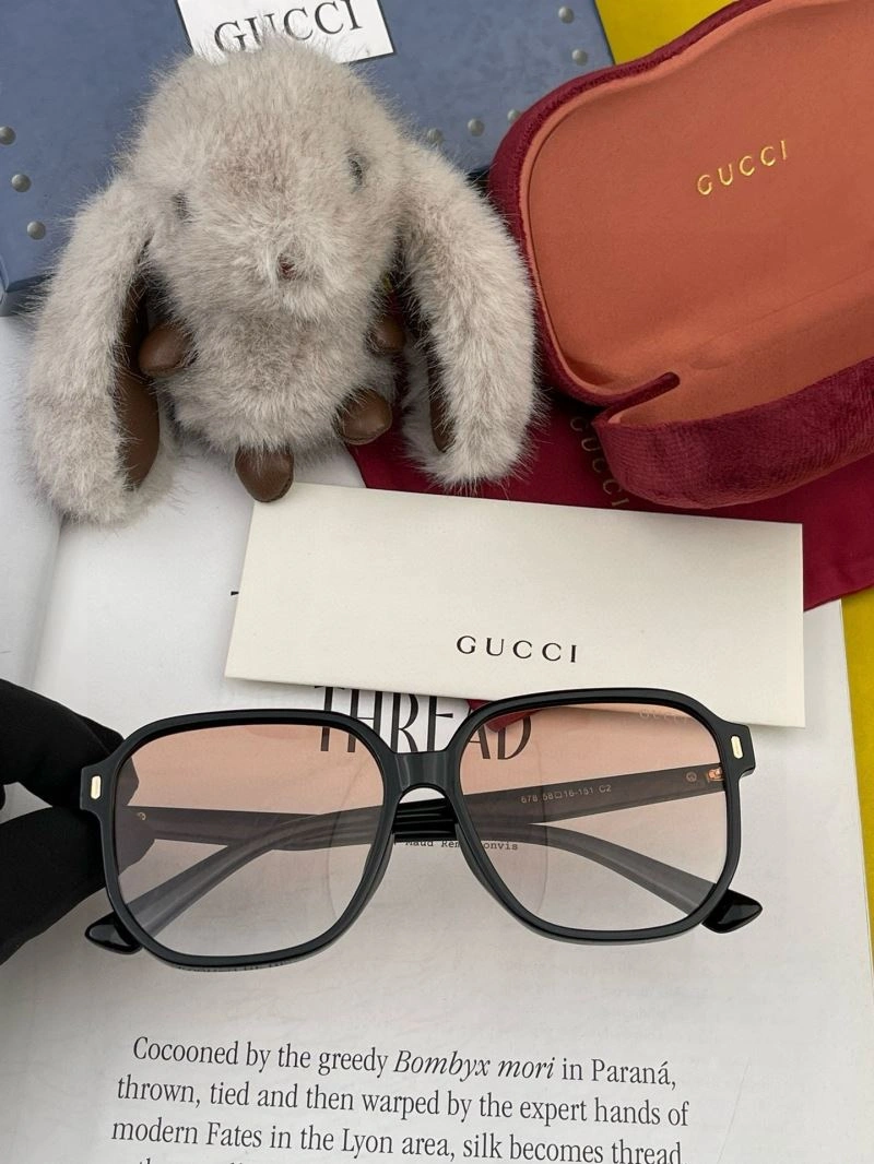Effortless Gucci Sunglasses 279782