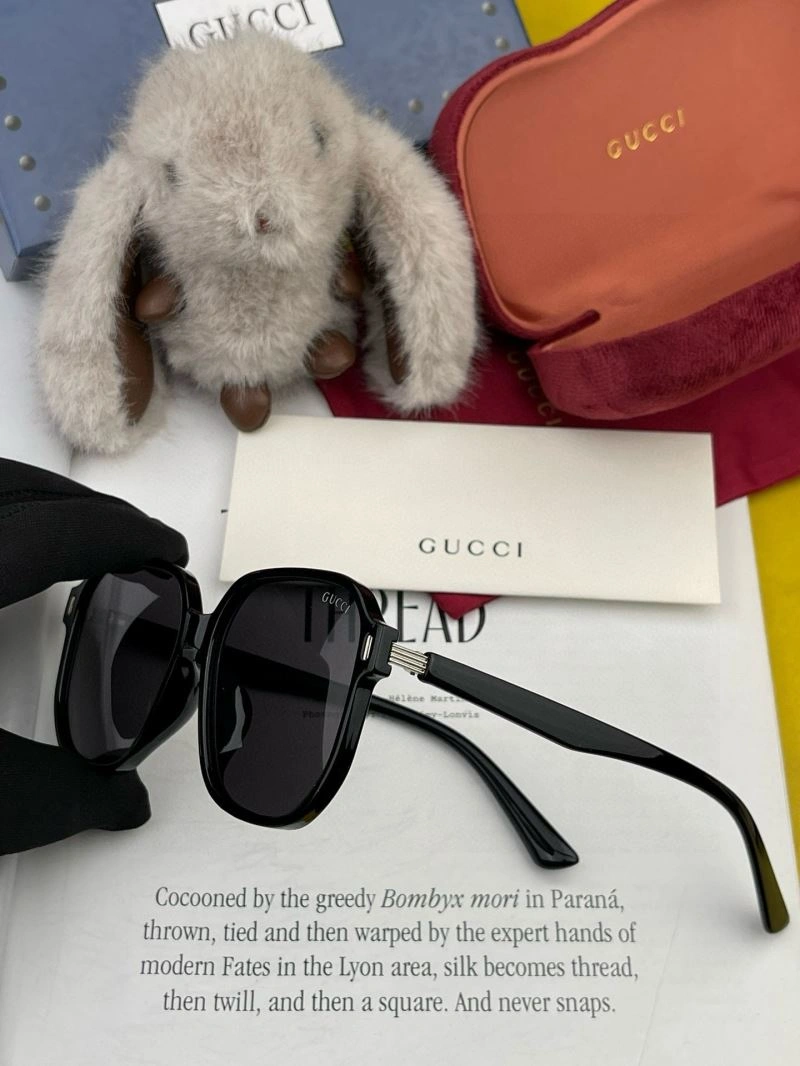 Effortless Gucci Sunglasses 279782