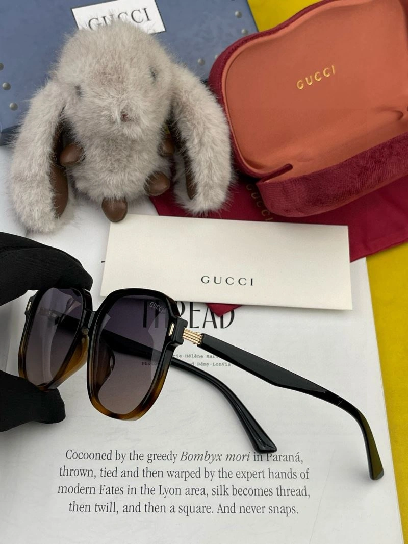 Effortless Gucci Sunglasses 279782