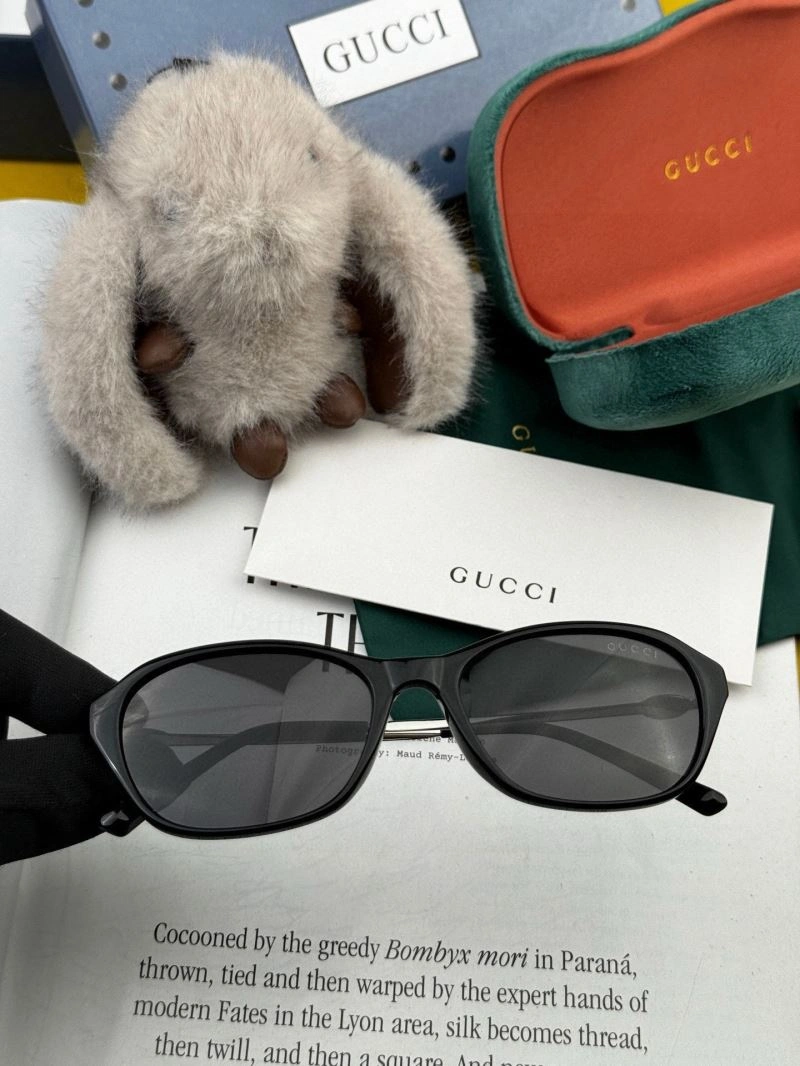 Gucci Sunglasses WaterResistant 279755