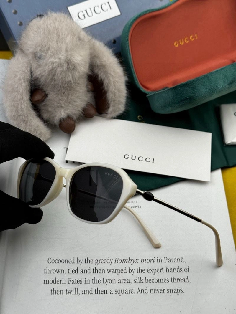 Gucci Sunglasses WaterResistant 279755