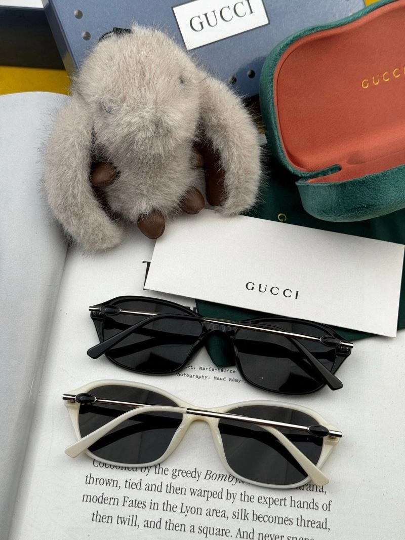 Gucci Sunglasses WaterResistant 279755
