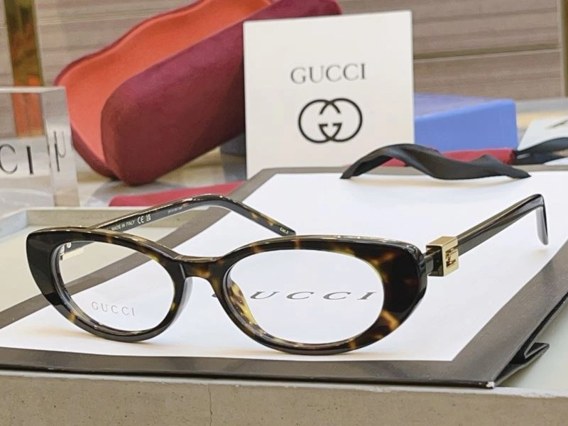 Trendsetting Gucci Sunglasses 279752