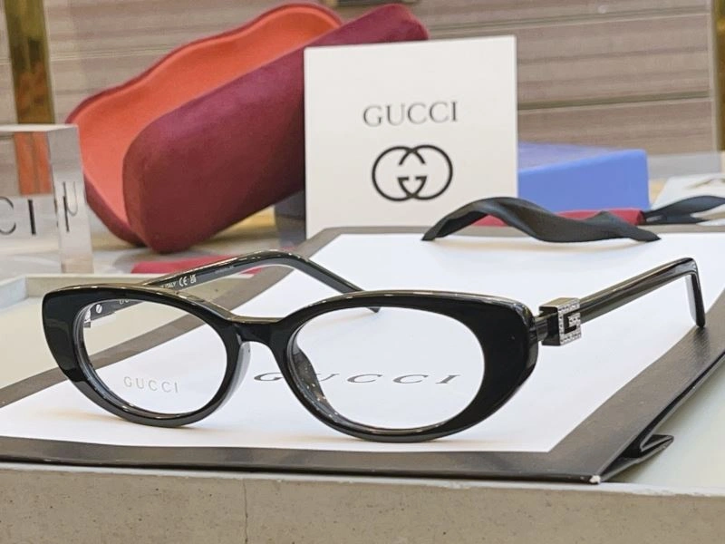 Trendsetting Gucci Sunglasses 279752