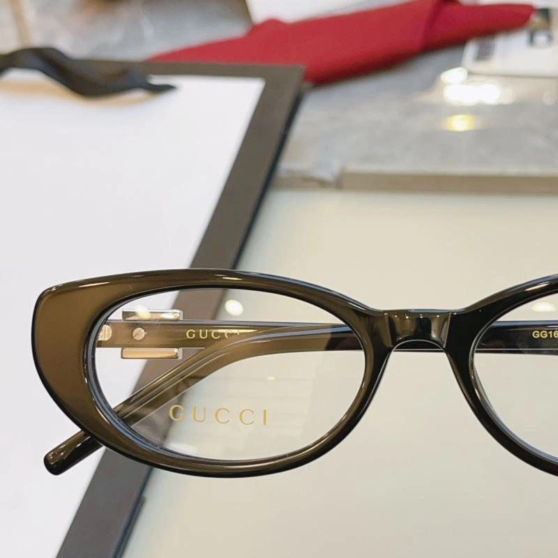 Trendsetting Gucci Sunglasses 279752