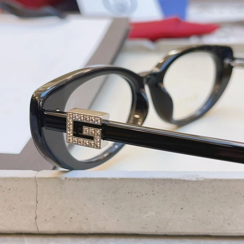 Trendsetting Gucci Sunglasses 279752