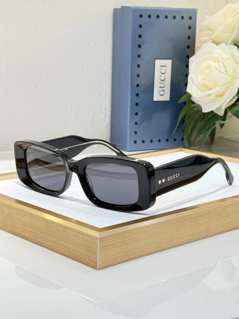 Gucci Sunglasses Elegant 280156