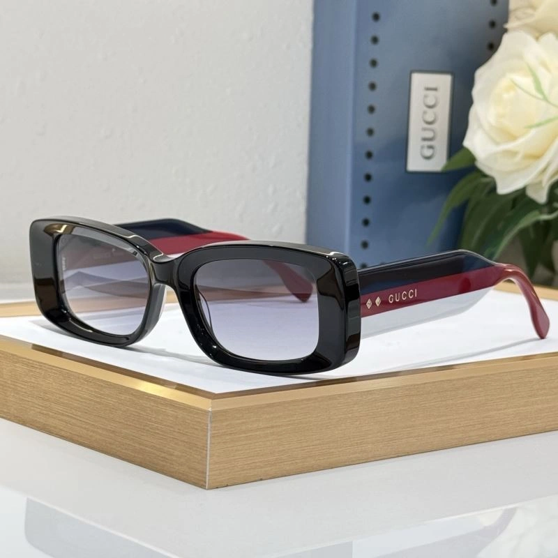 Gucci Sunglasses Elegant 280156