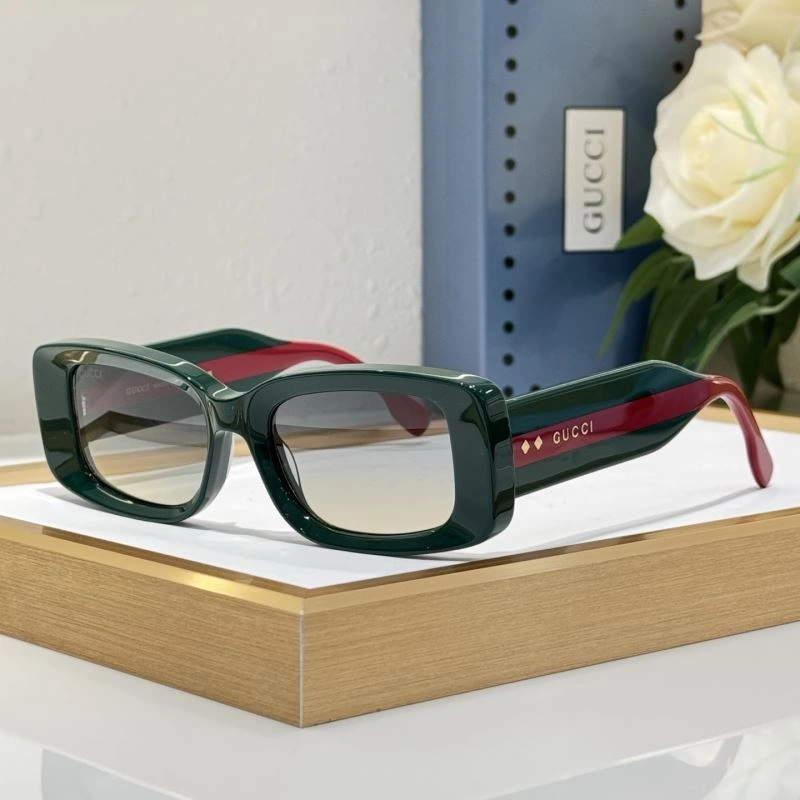 Gucci Sunglasses Elegant 280156