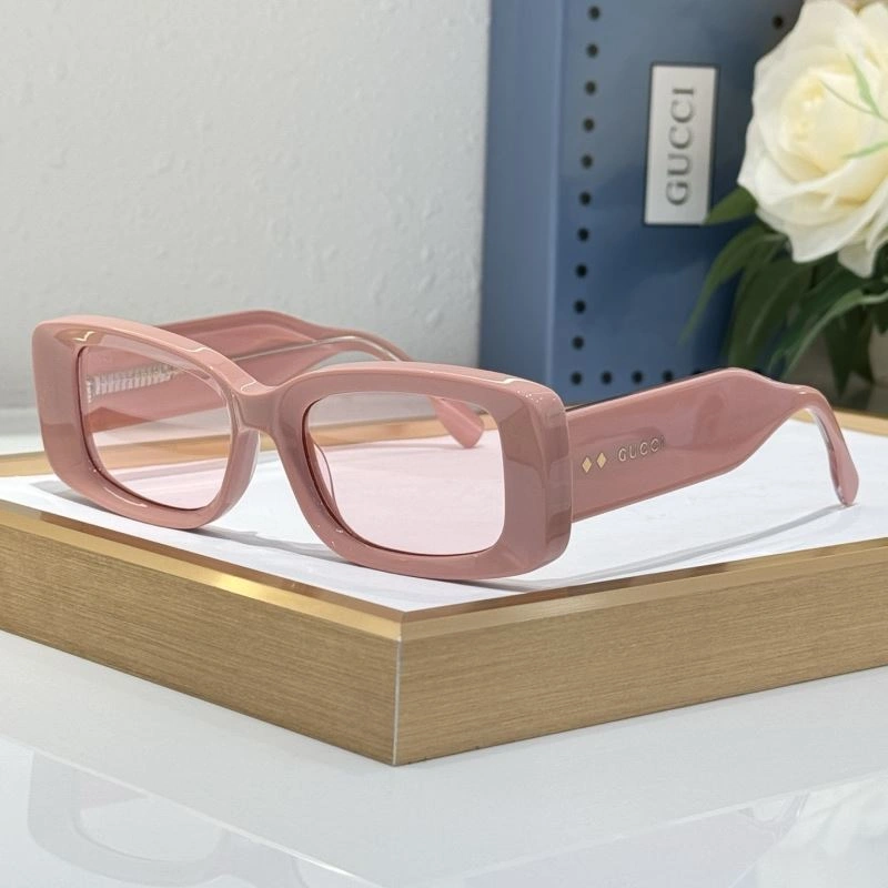Gucci Sunglasses Elegant 280156