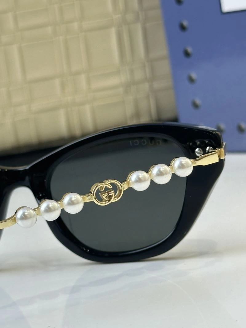 Gucci Sunglasses WaterResistant 280140