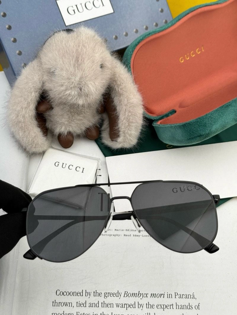 Casual Gucci Sunglasses 280139