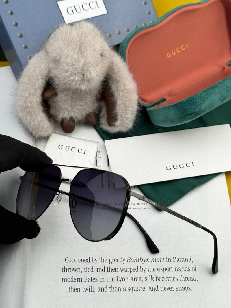 Casual Gucci Sunglasses 280139