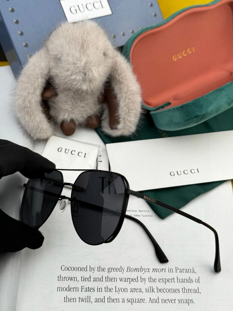 Casual Gucci Sunglasses 280139