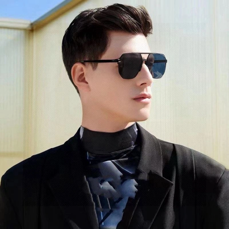 Trendsetting Gucci Sunglasses 280125
