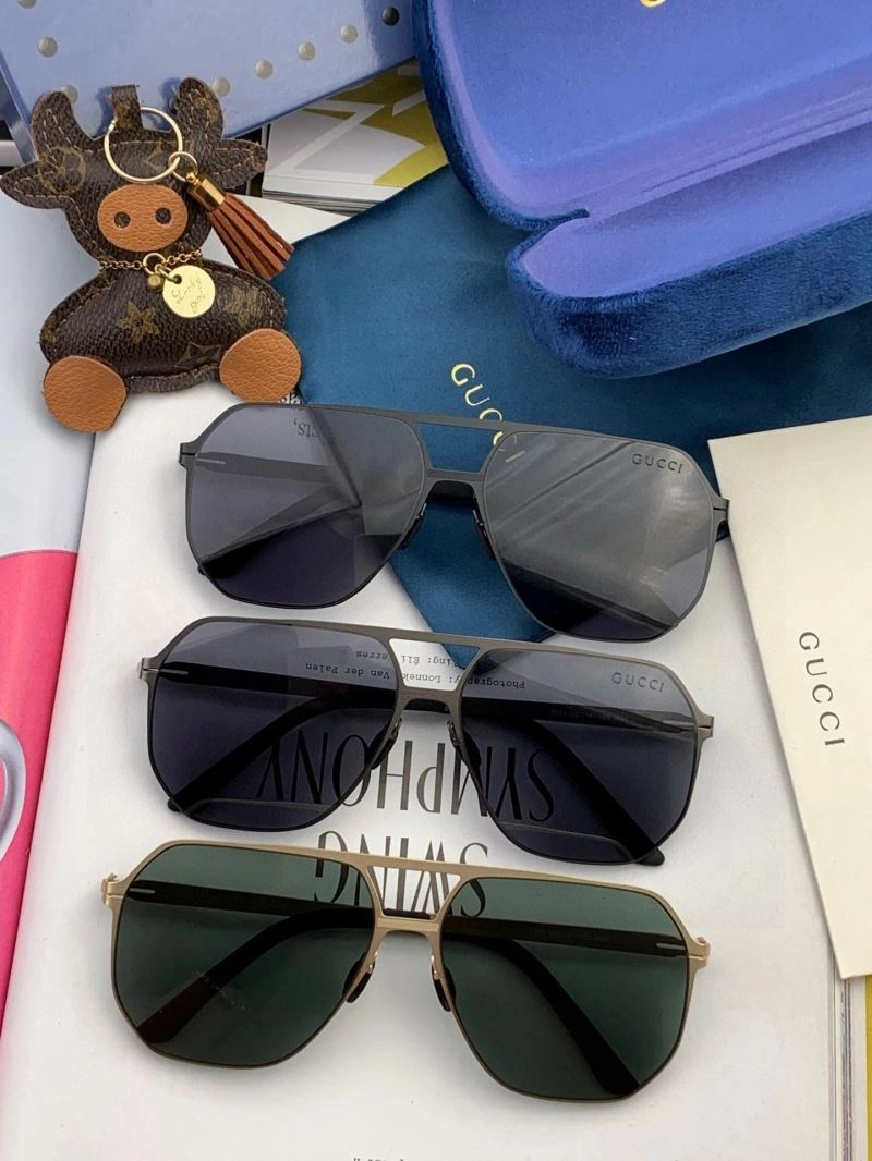 Trendsetting Gucci Sunglasses 280125