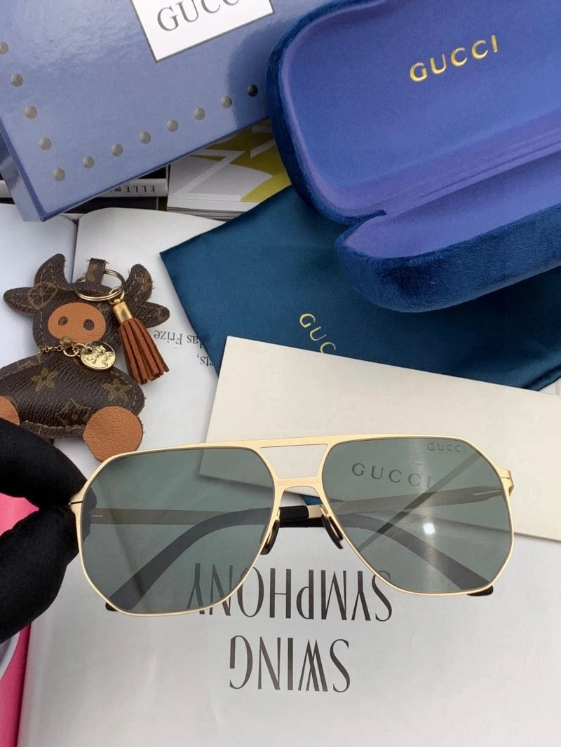 Trendsetting Gucci Sunglasses 280125