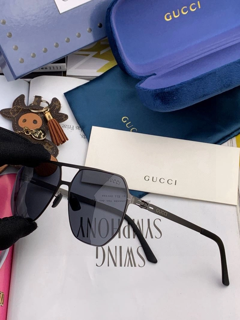 Trendsetting Gucci Sunglasses 280125