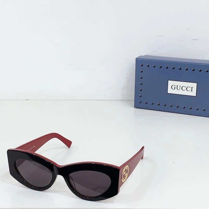 Gucci Sunglasses UrbanStyle 280091