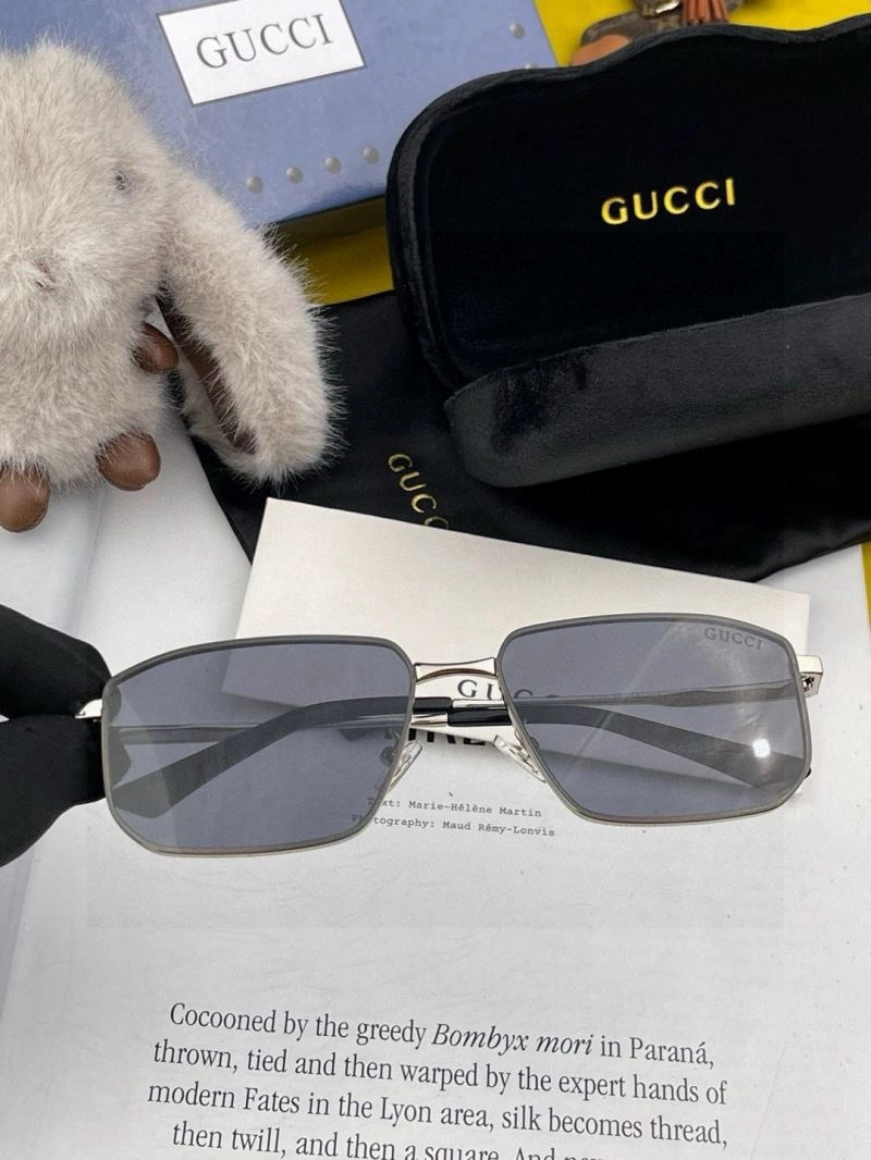 Gucci Sunglasses Stylish 280089