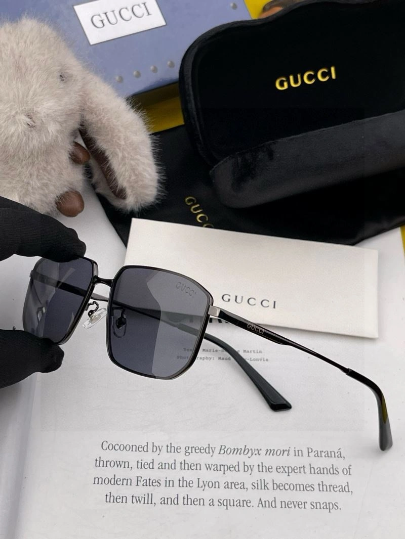Gucci Sunglasses Stylish 280089