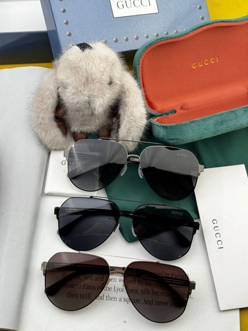 Gucci Sunglasses Breathable 280110