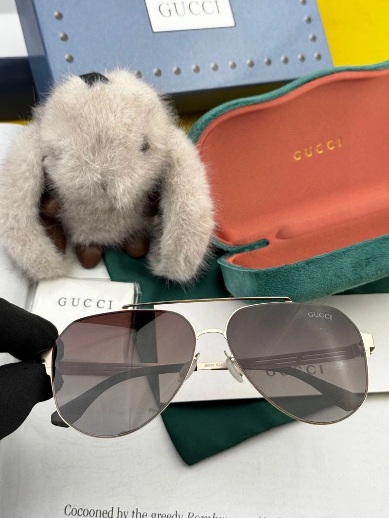 Gucci Sunglasses Breathable 280110