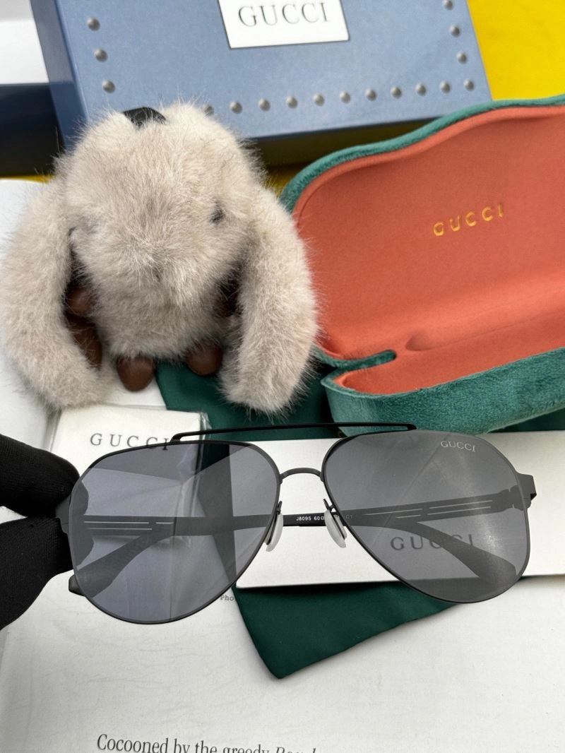 Gucci Sunglasses Breathable 280110