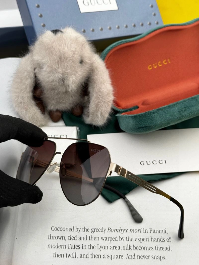 Gucci Sunglasses Breathable 280110