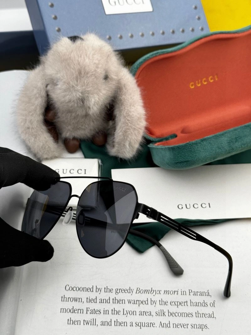 Gucci Sunglasses Breathable 280110