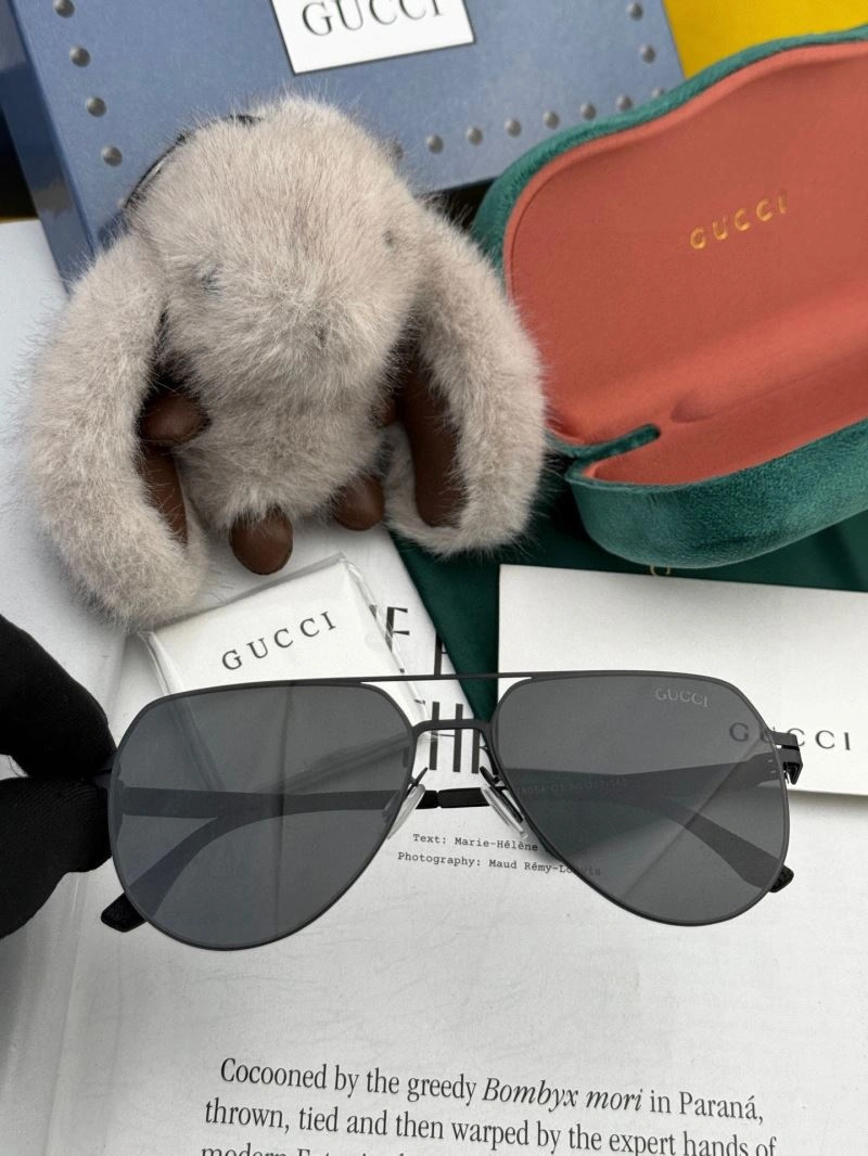 Gucci Sunglasses ComfortFit 280095
