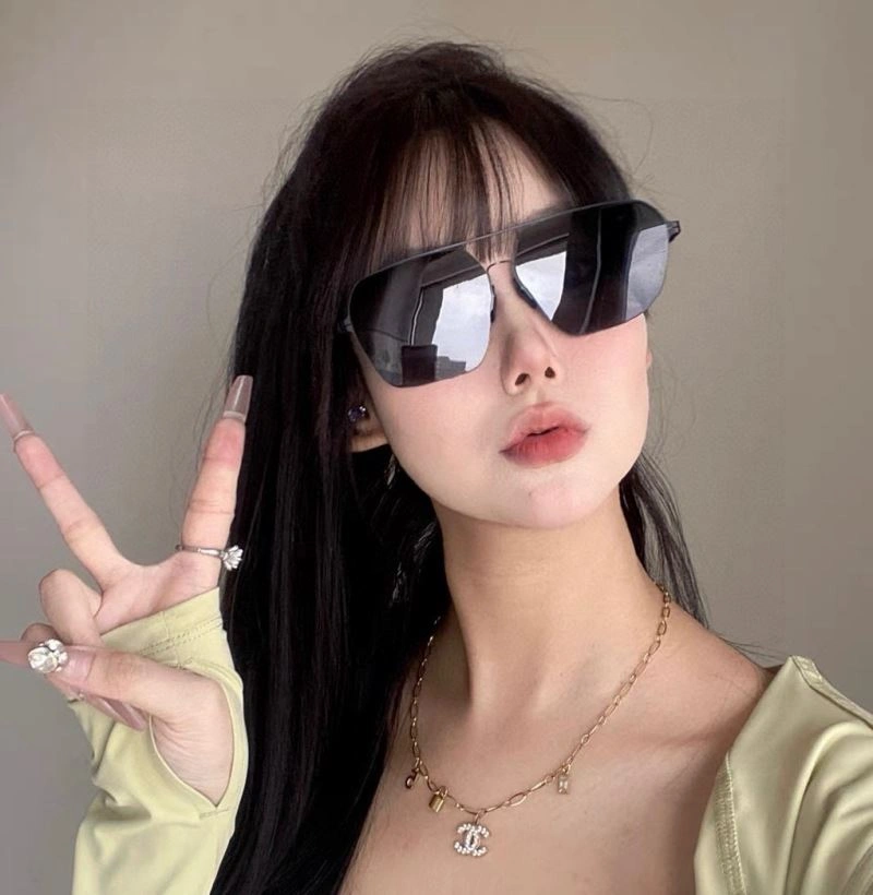 Compact Gucci Sunglasses 280104