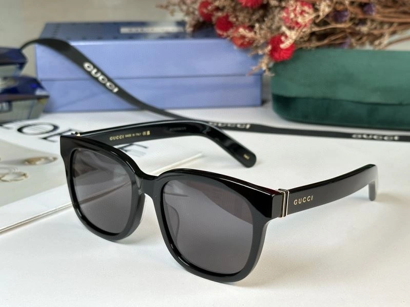 Packable Gucci Sunglasses 280113