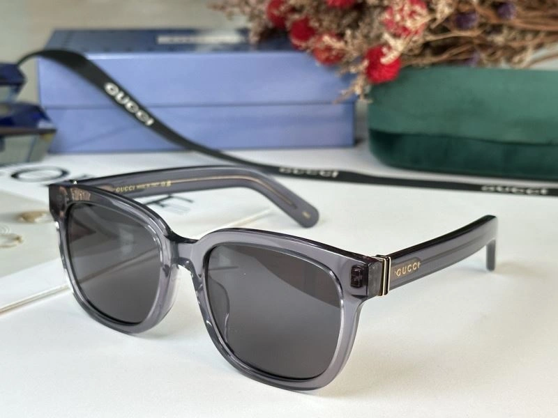 Packable Gucci Sunglasses 280113