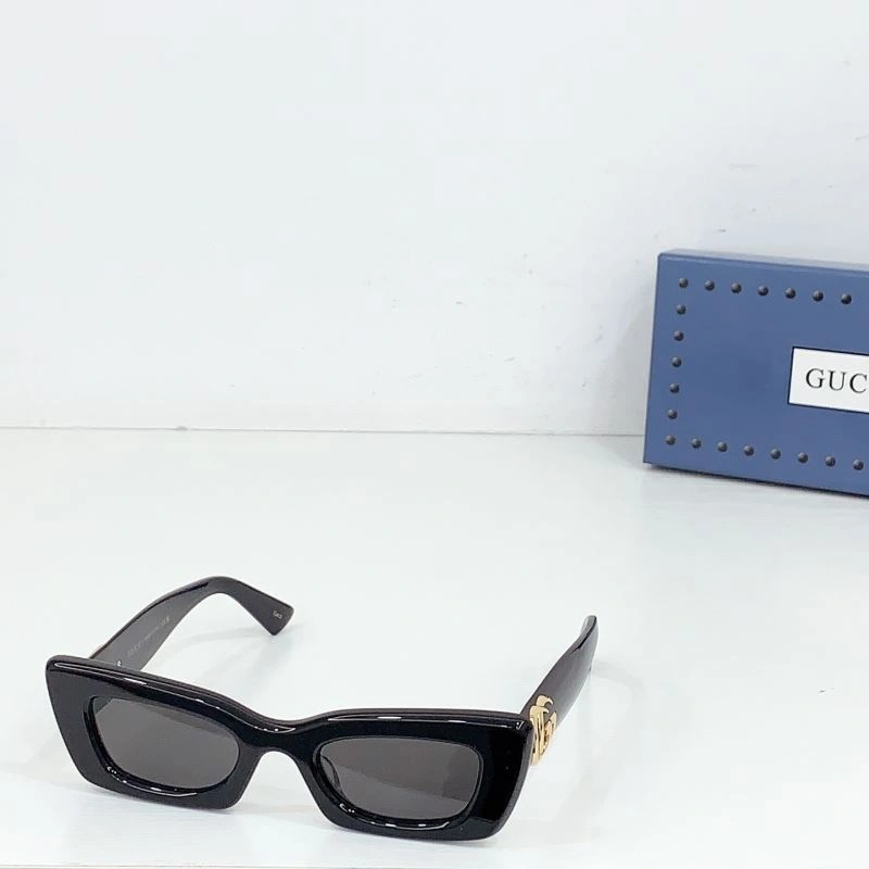 Gucci Sunglasses Versatile 280081