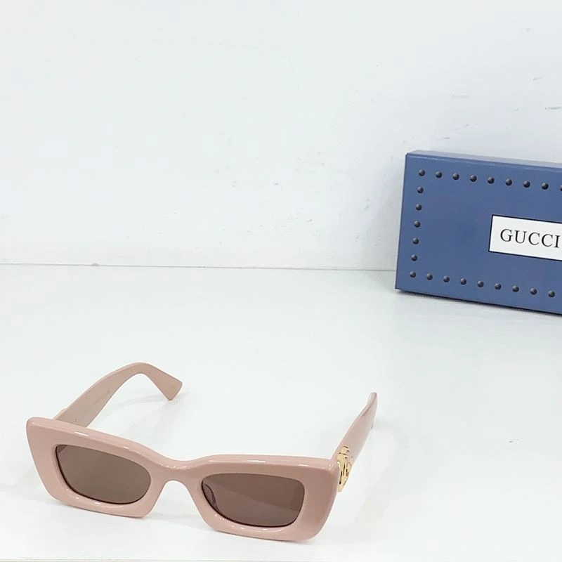 Gucci Sunglasses Versatile 280081