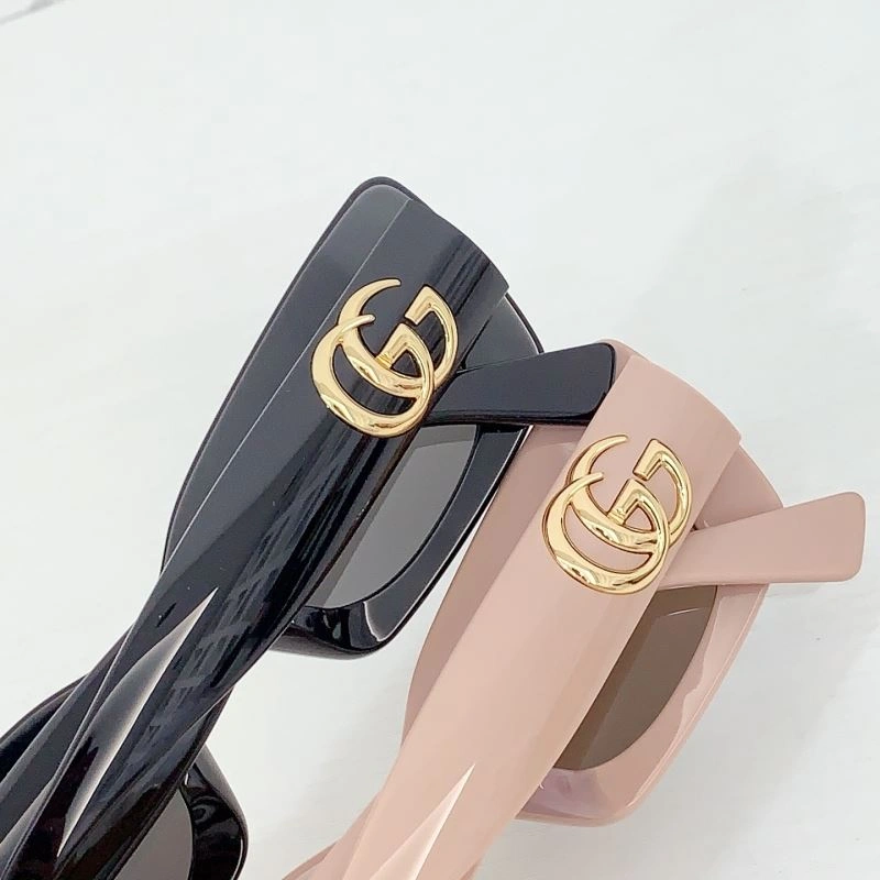 Gucci Sunglasses Versatile 280081