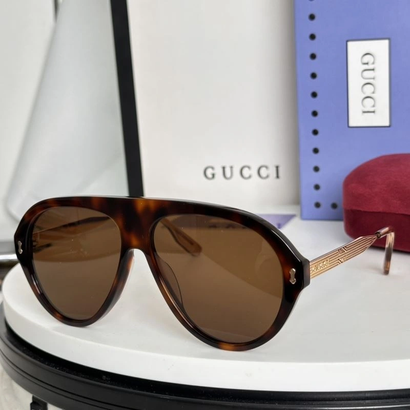 Gucci Sunglasses Snug 280077