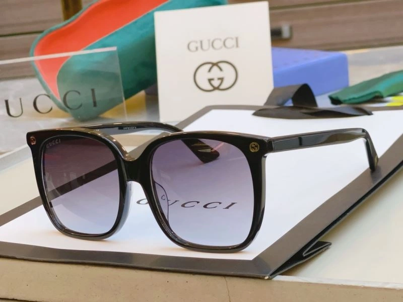 Chic Gucci Sunglasses 280050