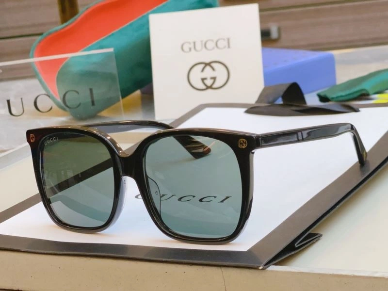 Chic Gucci Sunglasses 280050