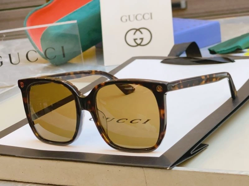 Chic Gucci Sunglasses 280050