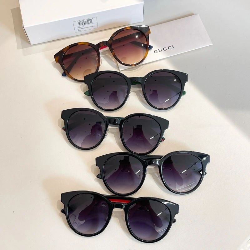 Effortless Gucci Sunglasses 280052