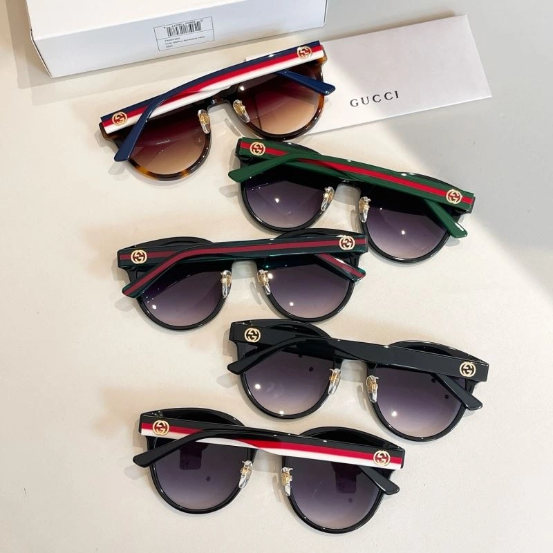 Effortless Gucci Sunglasses 280052