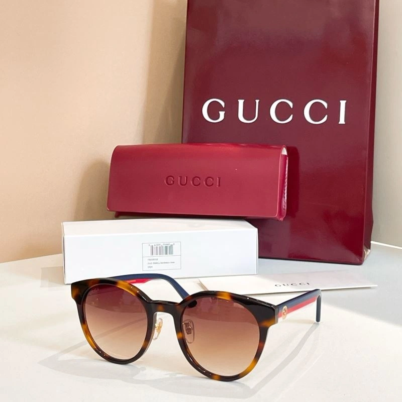 Effortless Gucci Sunglasses 280052