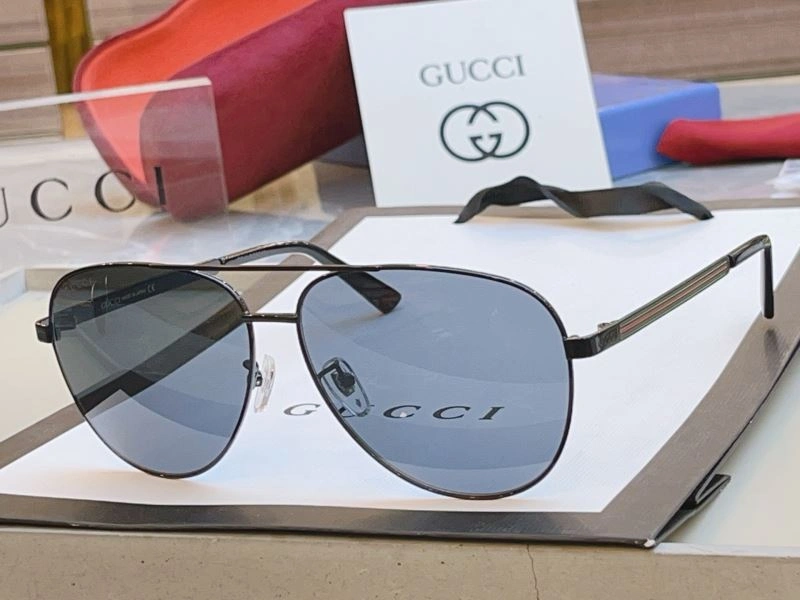 Gucci Sunglasses Fashionable 280068