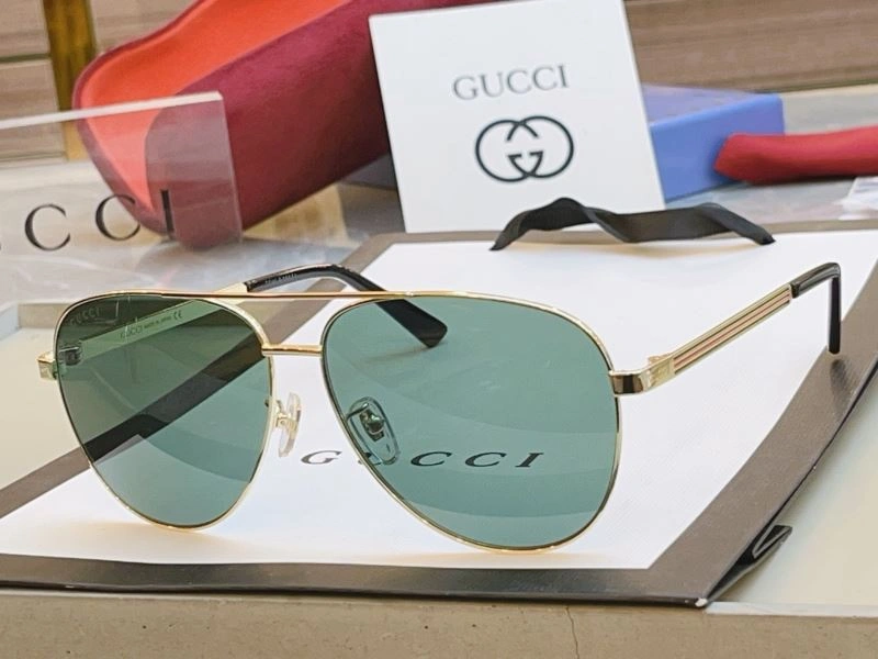 Gucci Sunglasses Fashionable 280068