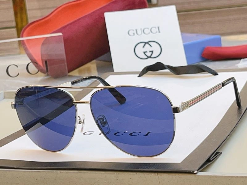 Gucci Sunglasses Fashionable 280068