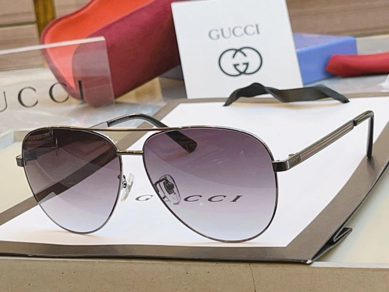 Gucci Sunglasses Fashionable 280068
