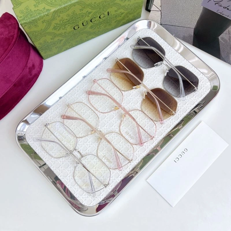 Sleek Gucci Sunglasses 280037